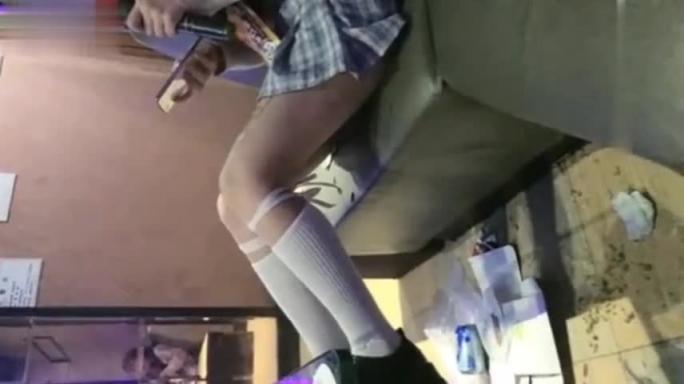 KTV边唱边操白丝JK小妹妹!! 预览截图 4