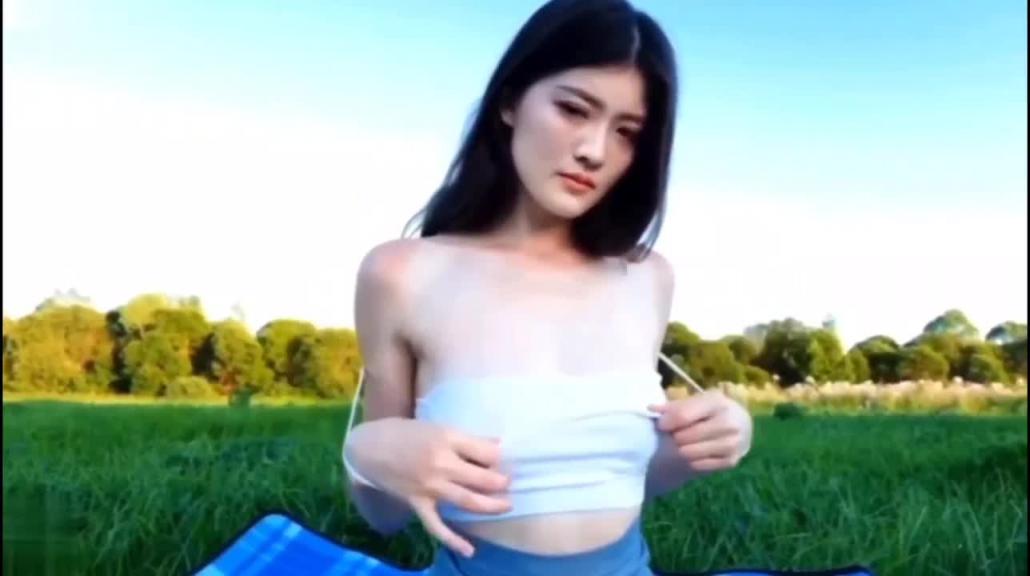 【全网首发】明星徐璐野外跟小鲜肉激情做爱视频意外泄露! 预览截图 1