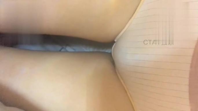 【呆萌麻花辫医学小可爱处女膜讲解】画图讲解随后褪去内裤掰开自己的小蜜穴给大家看处女膜清晰可见 预览截图 2