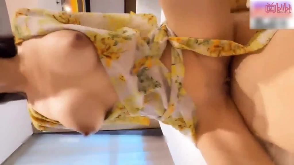 【黄色战袍女神】背着男朋友约炮寻求刺激翘臀美乳高潮不停 预览截图 4