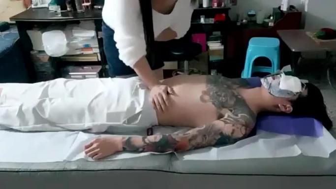 伪娘按摩店之套路直男做爱【上集】 预览截图 6