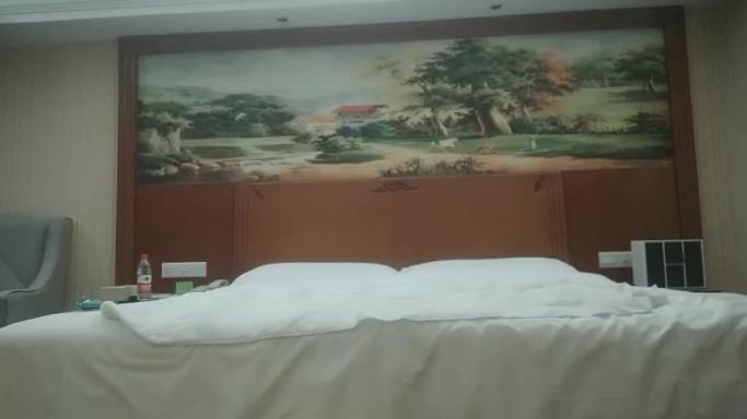 【探访按摩店】伟哥套路大神足浴店勾引小美女，在线手把手教你撩妹 预览截图 10