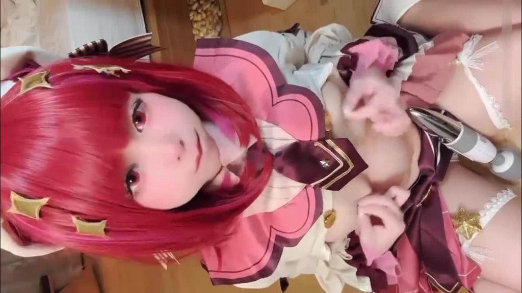露脸反差可爱唯美COS 童颜巨乳 ，反差甜妹，谁顶的住啊 预览截图 4