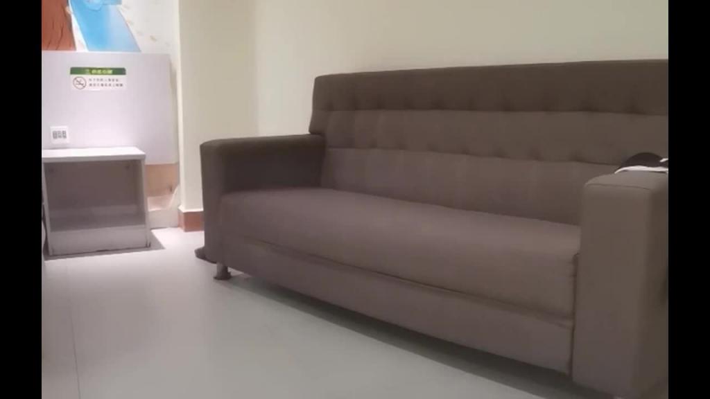 【会所寻欢】漂亮小姐姐没生意服务态度好嫩穴近景展示 预览截图 4