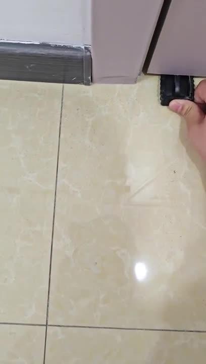 亲友在隔壁打麻将，儿子奋力在老妈身上播种，也不怕别人进来看到 预览截图 1