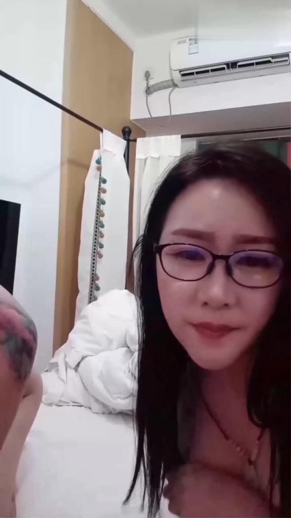 【双飞老婆姐妹花】最爱操娇嫩小姨子骚穴特别紧 预览截图 11