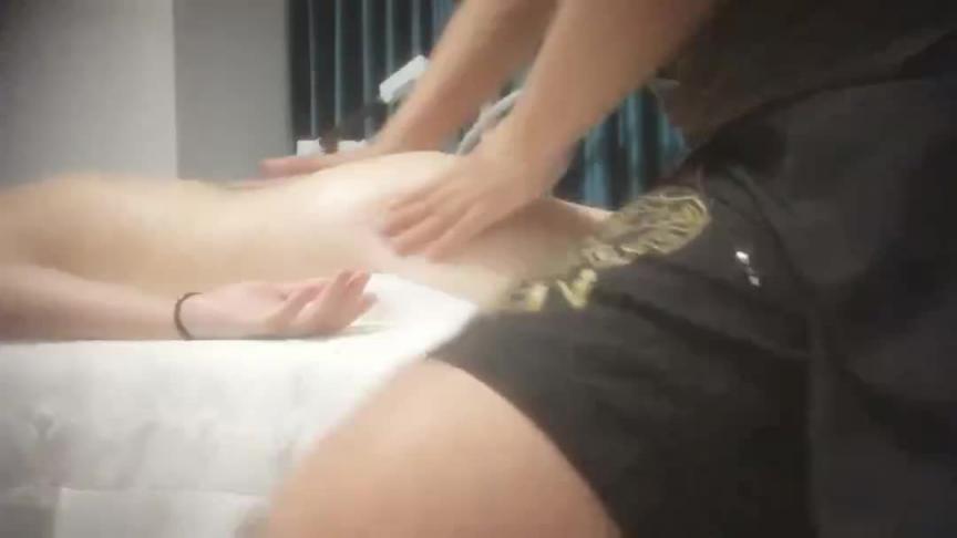 【真实女子SPA】皮肤光滑翘臂少妇,手抓床单求别扣了 预览截图 4