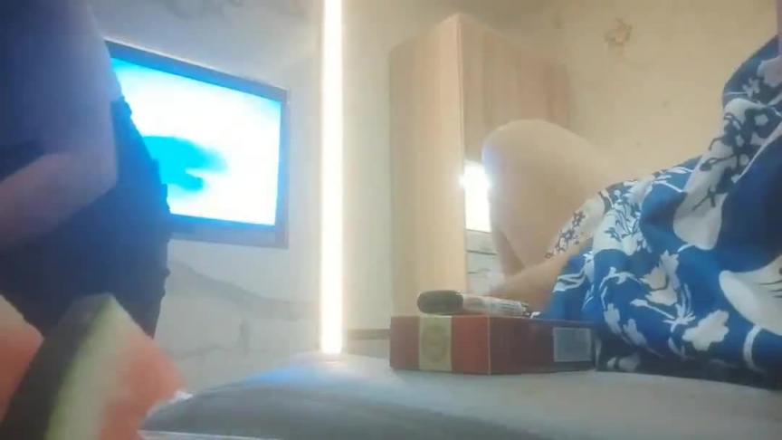 【探访按摩店】3/3：苗条小少妇风情万种，插入骚穴射她一身 预览截图 11