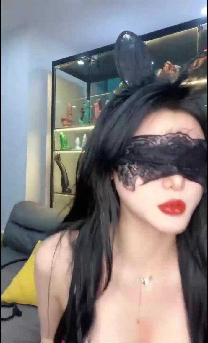 顶级尤物!爆炸SS身材!性感尤物网红女神,爆乳肥臀极品,珍珠内裤黑丝袜。 预览截图 6