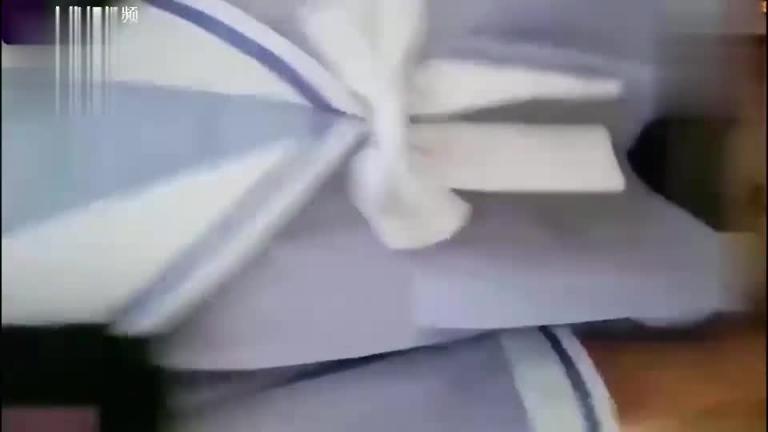 【真实兄妹乱伦】说好的足交,竟然被禽兽哥哥失手内射了 预览截图 8