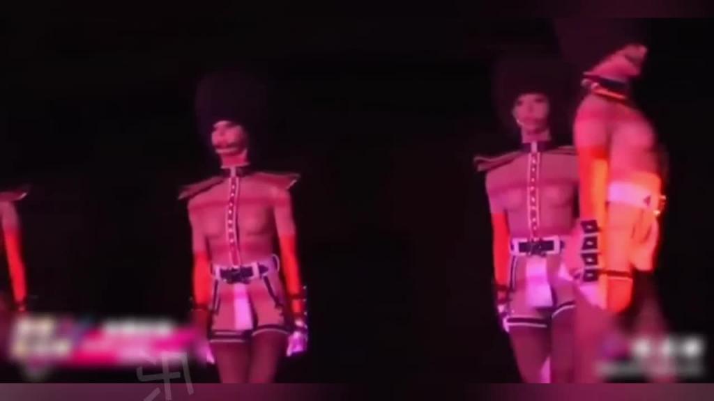 Lisa疯马秀韩国顶流去法国跳脱衣舞!顶流女星这回真成有钱人的玩物了 预览截图 10