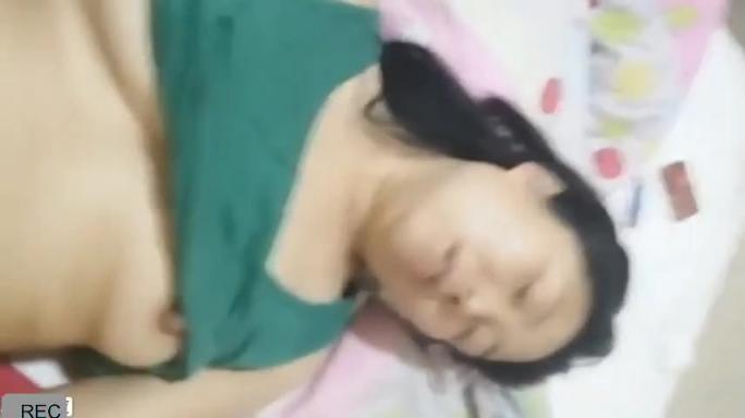 【安徽真实母子乱伦】如狼似虎妈妈沉浸在儿子大肉棒下无法自拔 预览截图 3