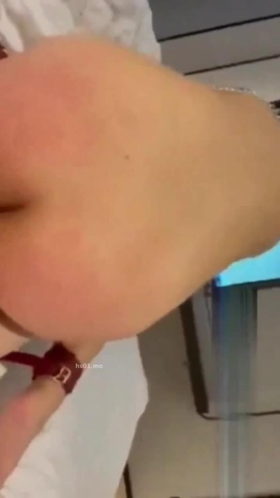 绿奴老公伺候老婆挨操,单男粗暴虐操撕心裂肺喊老公救命 预览截图 10