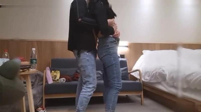 加了好几个钟才约出来的正规足浴店美少妇 预览截图 7