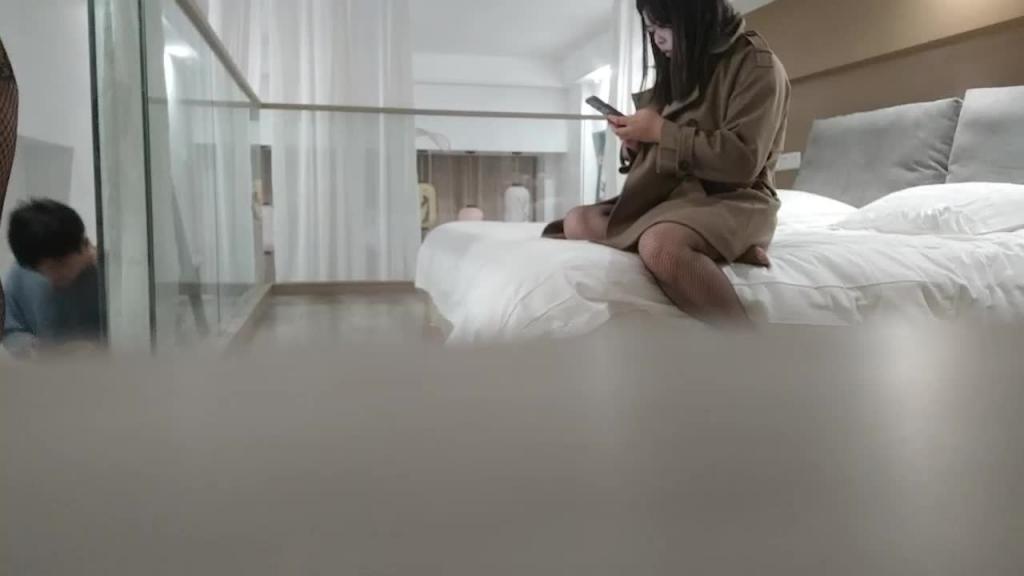 D罩杯良家夫妻换妻游戏,骚货欲望强烈,花式啪啪浪叫不断 预览截图 3