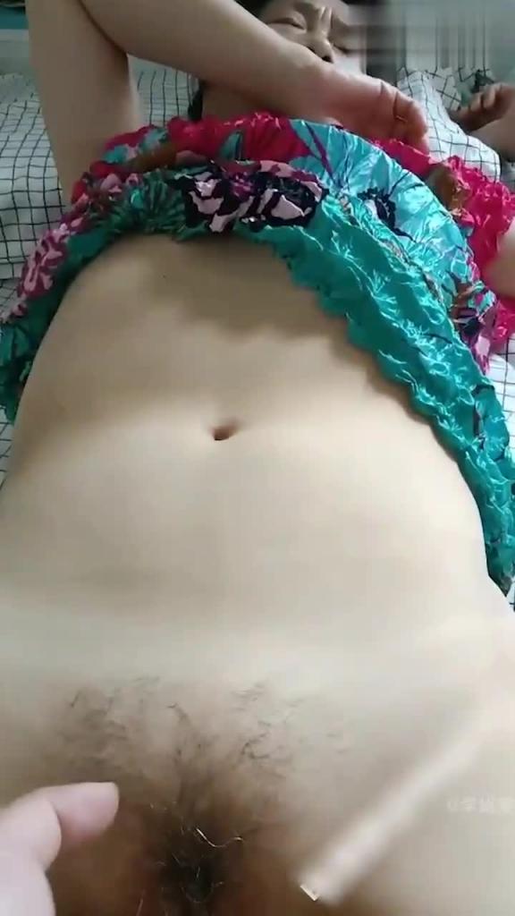 60岁老姨趁儿子上班不在去她家里干无套内射连续搞2次老姨调教 预览截图 5