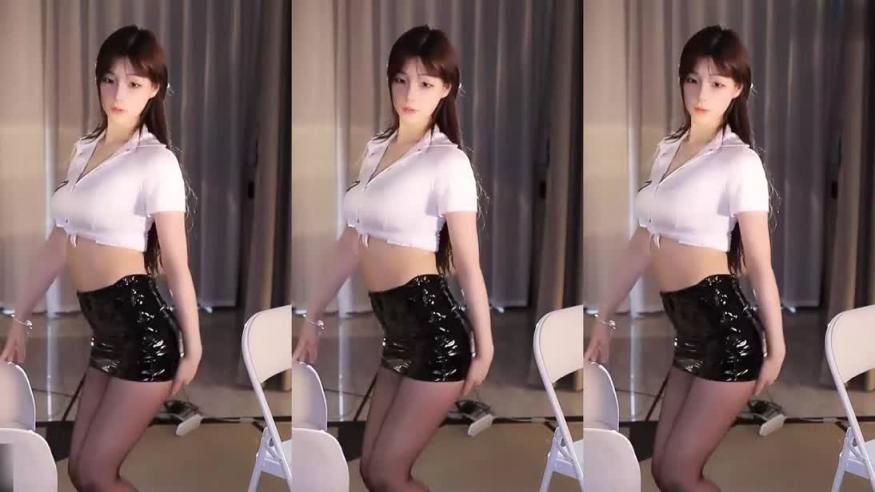 【虎牙主播】极品女神 BBQ 心心 美腿翘臀高级粉丝群骚舞诱惑福利 预览截图 8