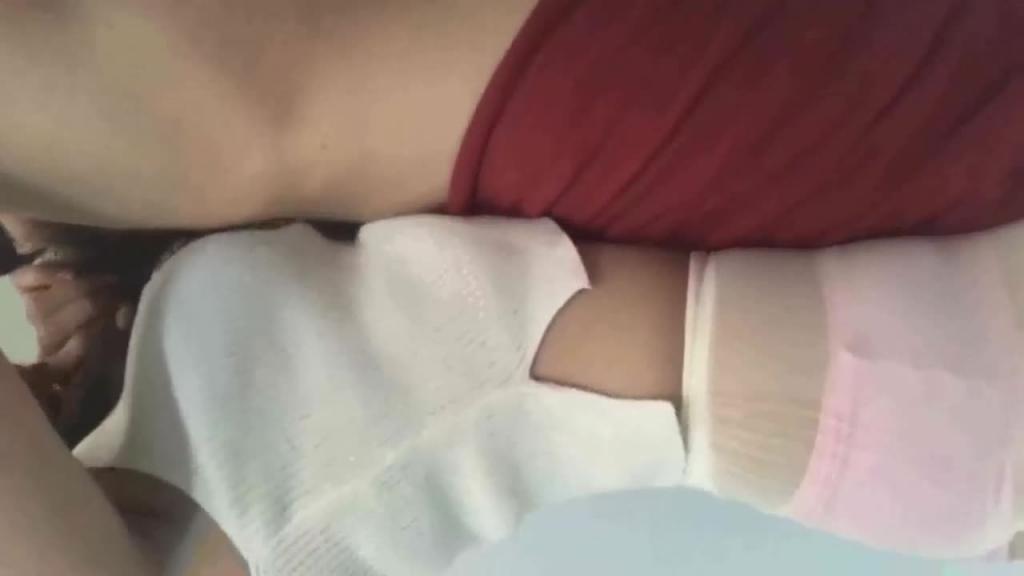 哄骗妹妹穿上白丝给哥哥足交,鸡巴硬了插入 预览截图 10