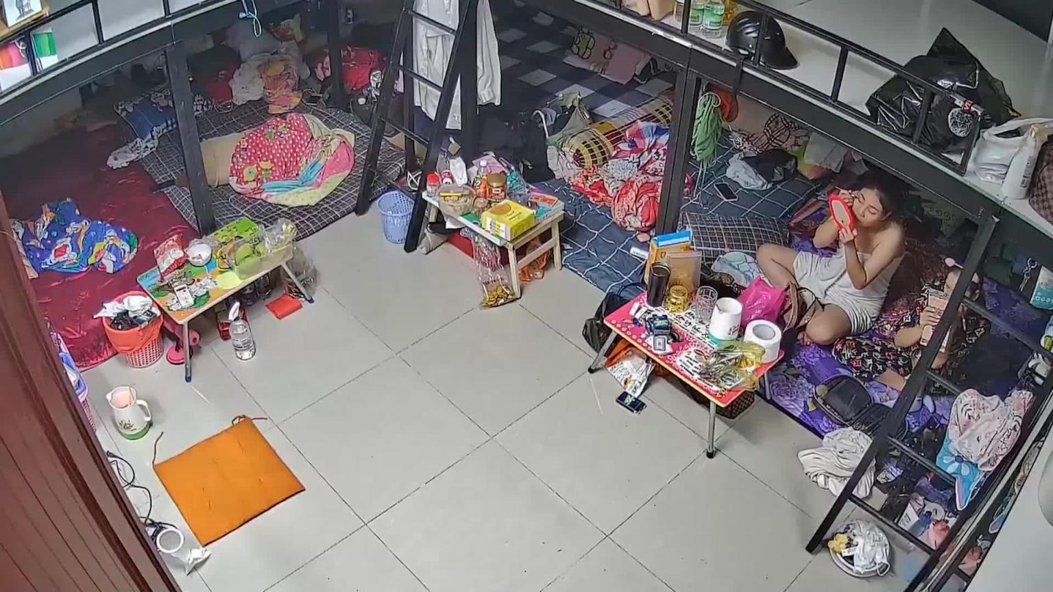 【监控破解】2/2淫窝据点性感的肚兜巨乳 预览截图 6