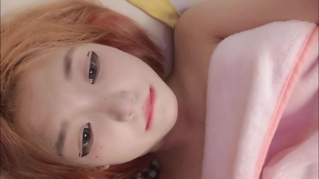 【学妹粉穴】超级嫩酒窝短发妹妹,笑起来甜美邻家型,白嫩美乳,微毛超粉嫩小穴,没开发几次,很是紧致 预览截图 11