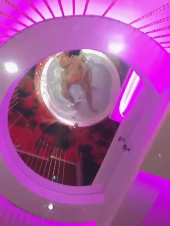 极品美女浴缸戏水入操 预览截图 10
