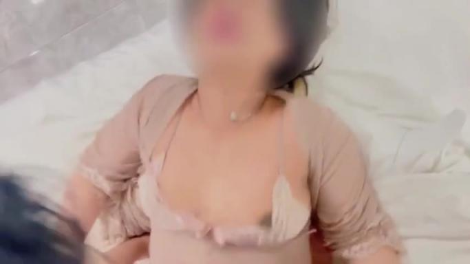 贵宾绿帽系列-老公的新同事来家里做客,妹妹和怀孕的老婆一起庆祝 预览截图 11