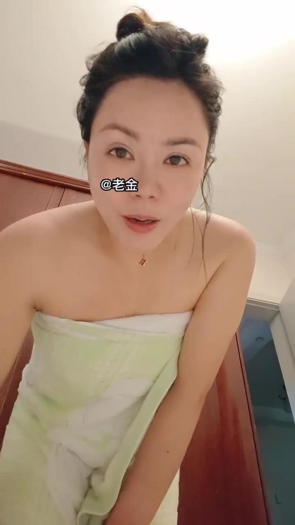真实母子乱伦,单亲妈妈和高中儿子,儿子说偷看过妈妈被别人操过 儿子别射里 预览截图 12