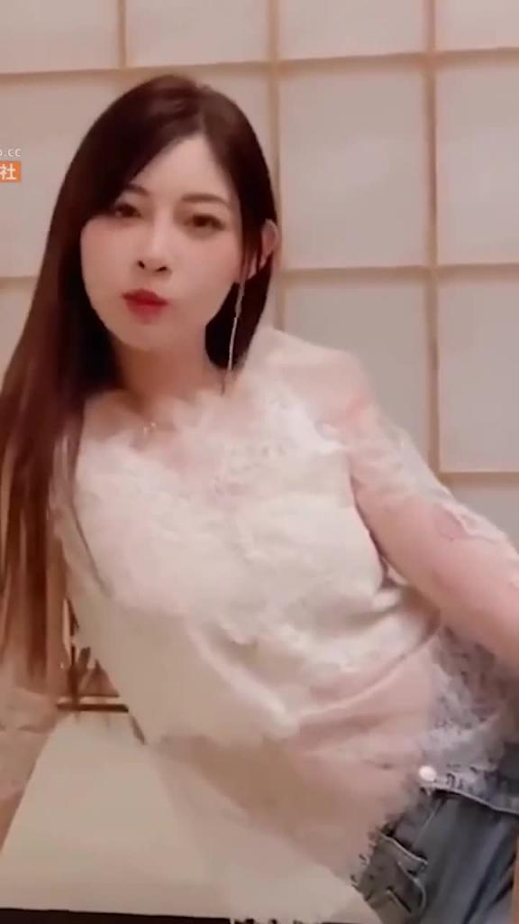 张继科事件再发酵牵扯抖音千万网红痞幼自曝拍私密照和两人大尺度视频爆料,称女网红痞幼“分手”的事情 预览截图 2