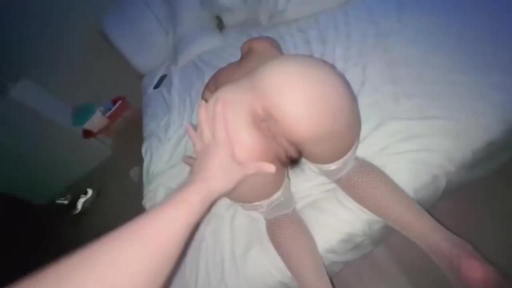 粉嫩的乳头白里透红的小粉穴嫩的想亲一口,约了好几次才给我内射征服,无套后入内射白嫩屁股 预览截图 12
