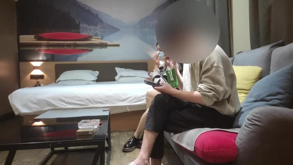 真实!3000大洋约操19岁刚破处的学生妹!! 预览截图 3