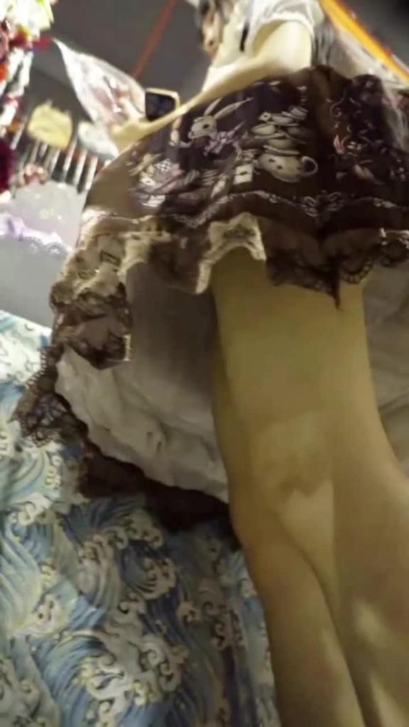 【漫展抄底】小仙女粉色内裤又脏又湿太反差 预览截图 6