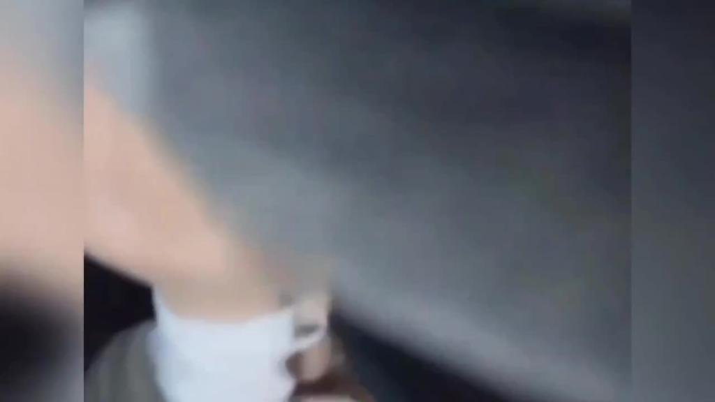 姐弟乱伦疯狂输出无套爆肉长裙姐姐感觉要被姐姐的小穴吸干 预览截图 2