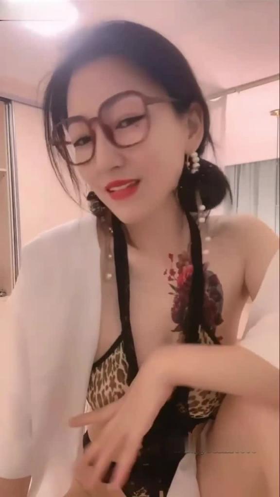 【很多人求极品御姐风骚阿姨】操死妈妈的小骚逼,全程骚话 预览截图 2