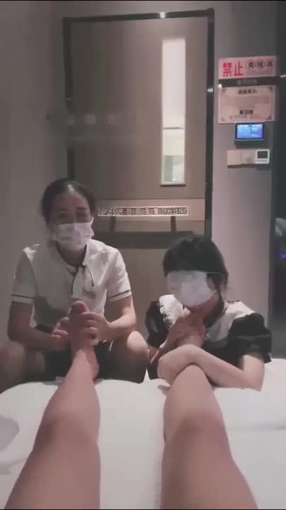 【调教女奴02】带母狗去足浴店玩，阿姨都被你们玩坏了（全程高能） 预览截图 4