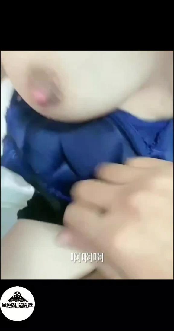 【精选真实强奸乱伦亲嫂子】嫂子在厨房洗碗，被我强行抱住大鸡巴从后入插入 预览截图 11