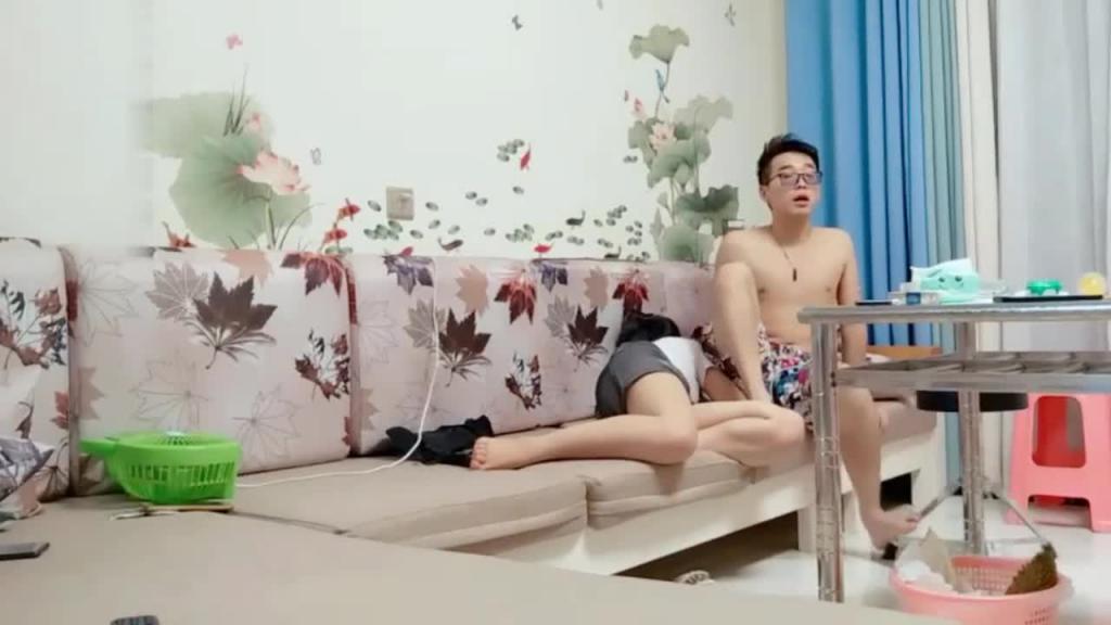 ②偷情小姨子，渣男灌醉老婆调戏小姨子按倒狂操 预览截图 12