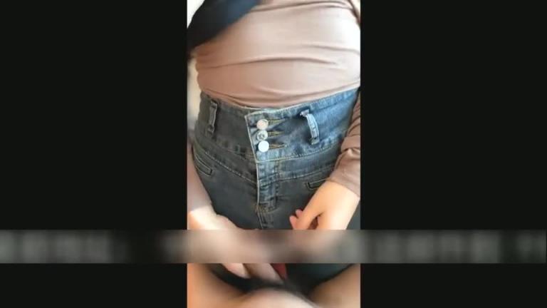 对话真骚!被摸的气喘吁吁,求着赶紧艹她 预览截图 2