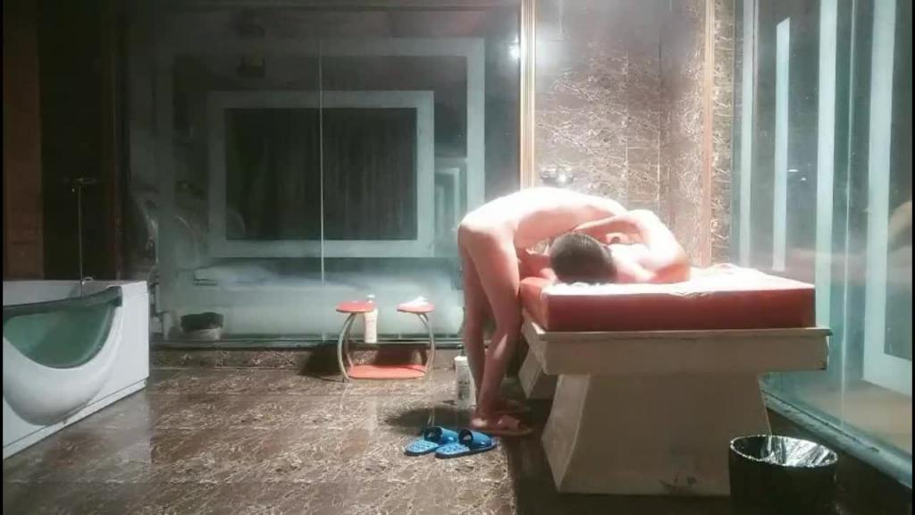 【会所寻欢】莞式会所水床服务,胸推舔肛一条龙,嫖客欲仙欲死 预览截图 3