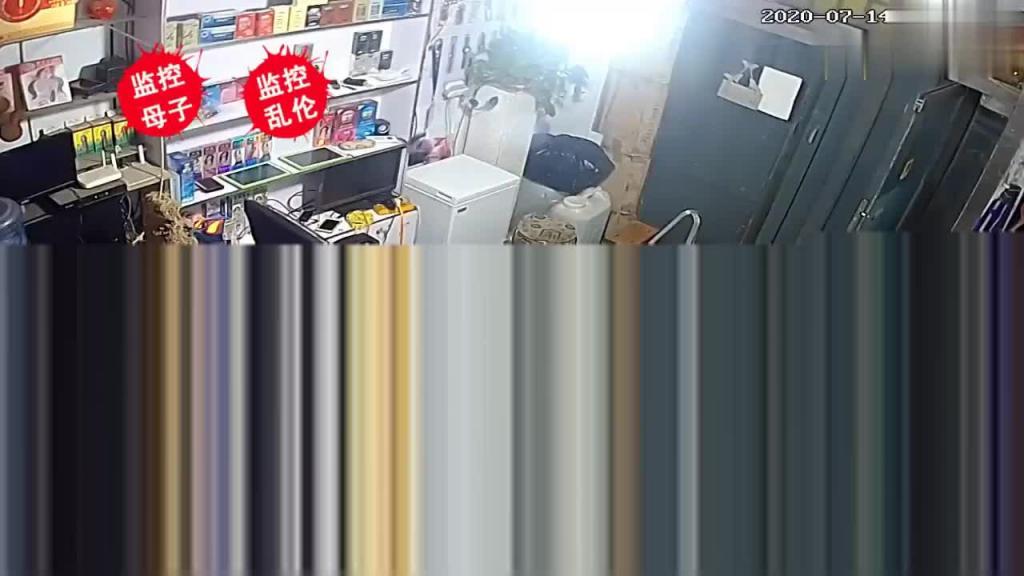 【摄像破解】打飞机妈妈突然来了,精虫上脑就地强上了老妈 预览截图 7