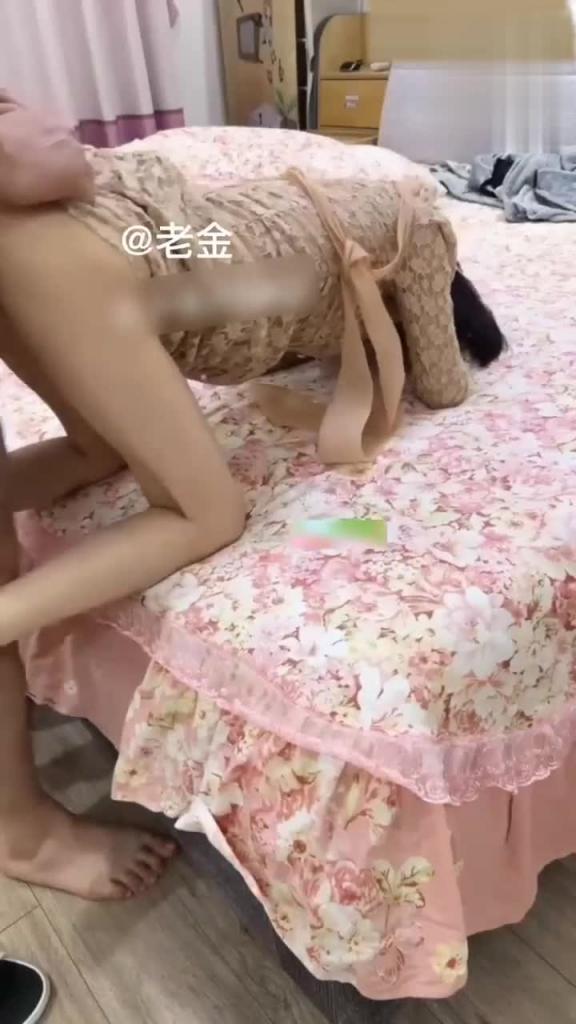 【兄妹】山东淄博表哥乱伦高中生妹妹事件,表哥乱伦妹妹拍大量视频发网上 预览截图 5