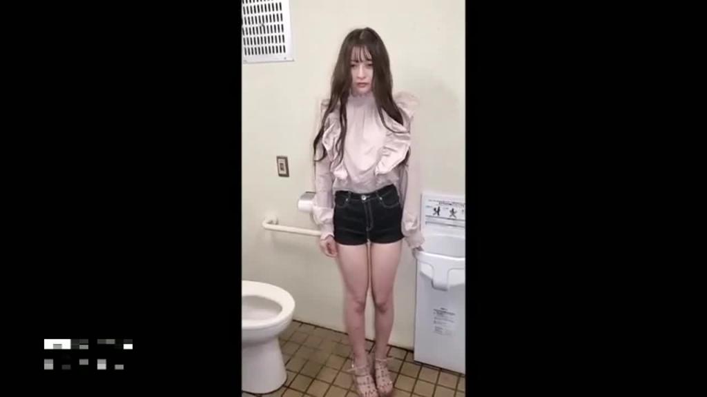 女友被陌生人带到厕所群p! 预览截图 1
