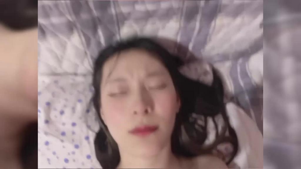 【反差婊档案】长白山职业技术学院[汪修颖]领衔2套合集 预览截图 1