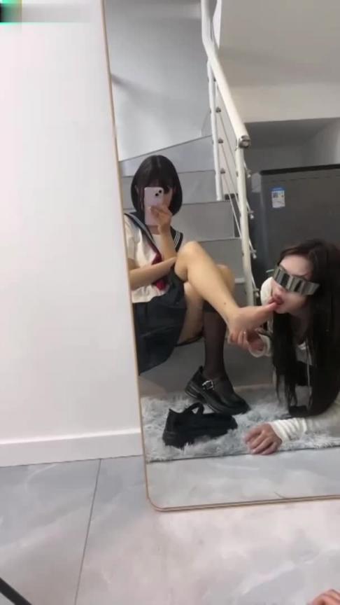 【调教女王-女同性奴母狗渴望被羞辱】主人强行舌吻 预览截图 5