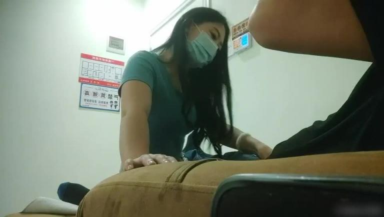 足疗女技师,拨开短裤磨蹭插入 预览截图 4
