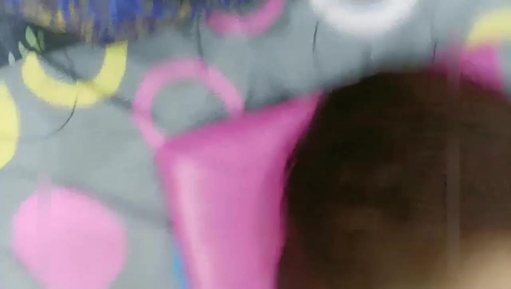 良家少妇背着老公SPA谁想小伙叫来兄弟按着少妇就玩3P2 预览截图 8
