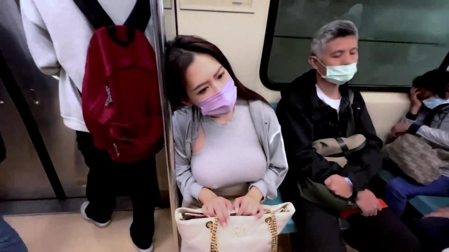 台北捷运【ノーブラ散歩】No bra 台湾MRT初体験-妮娜洛维 预览截图 3