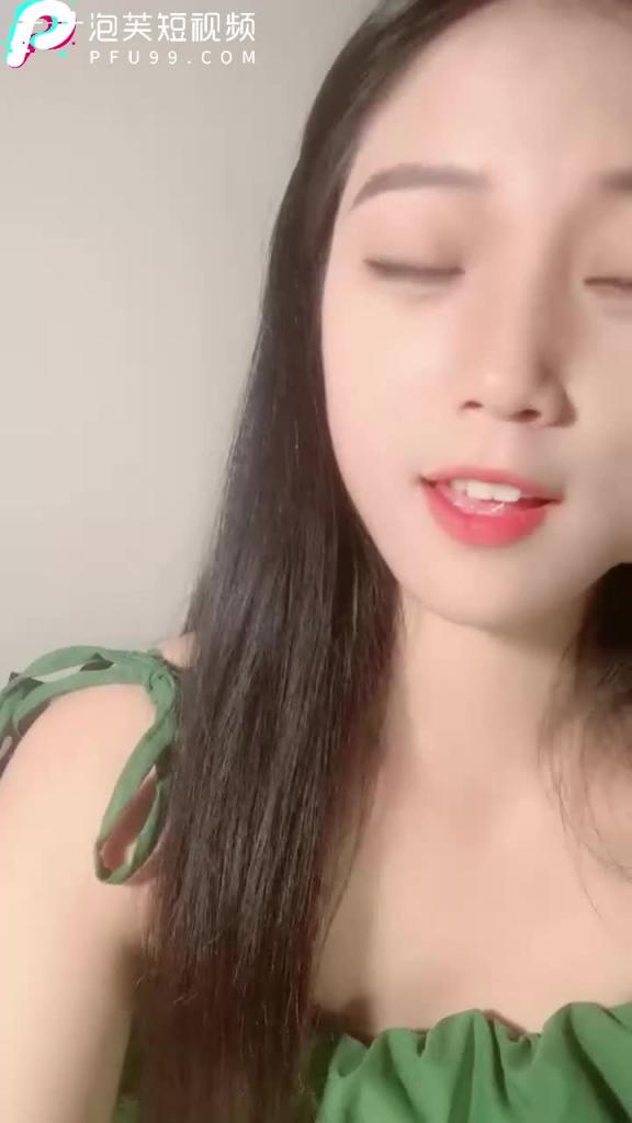 大学甜美学妹！撩起衣服贫乳，骚穴特写，翘起屁股摇摆 预览截图 12