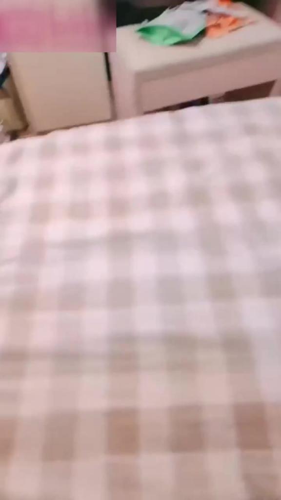 【兄妹乱伦】真实乱伦,和亲妹在家的快乐时光 小穴都是湿湿的 预览截图 9