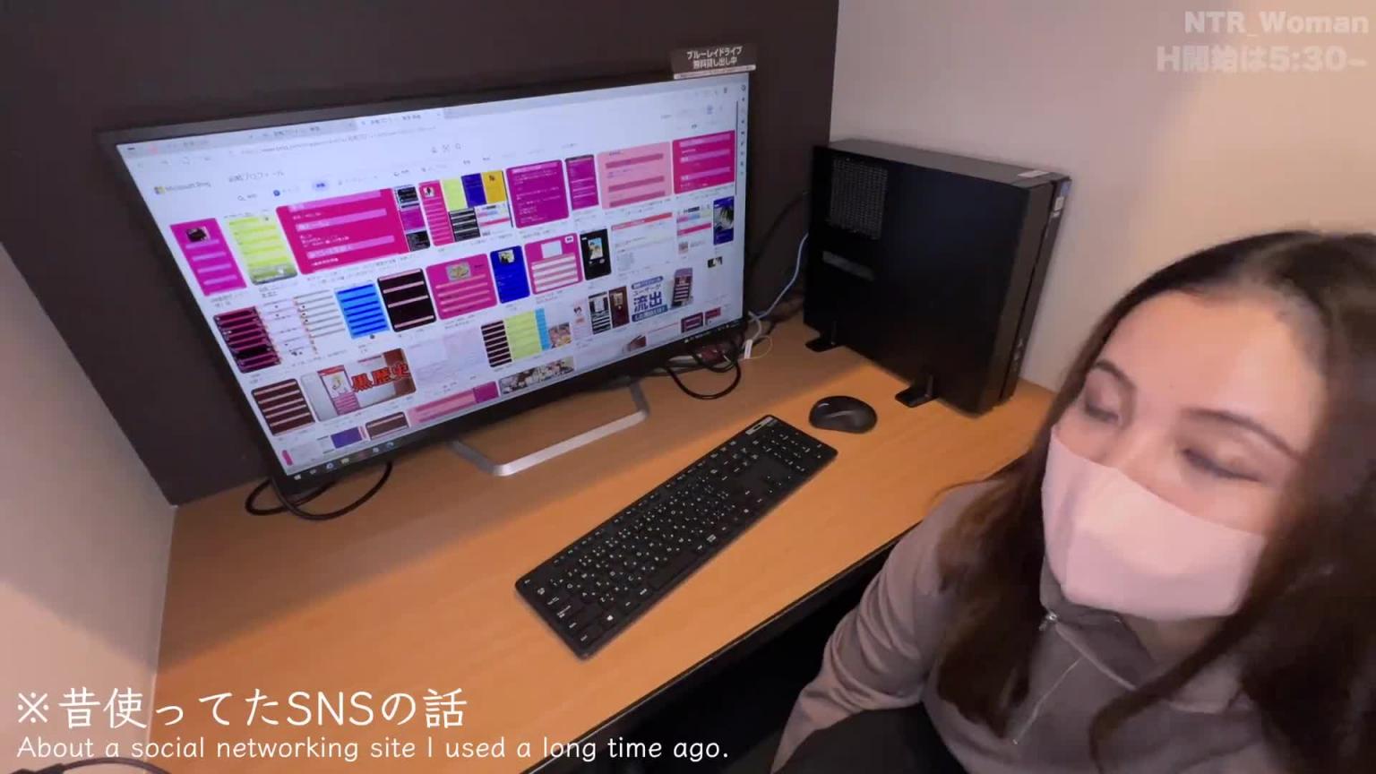 在Necafe的封闭房间里戴绿帽子的美丽妻子边看AV边做同样动作的女牛仔位置太色情了-NTR_Woman 预览截图 3