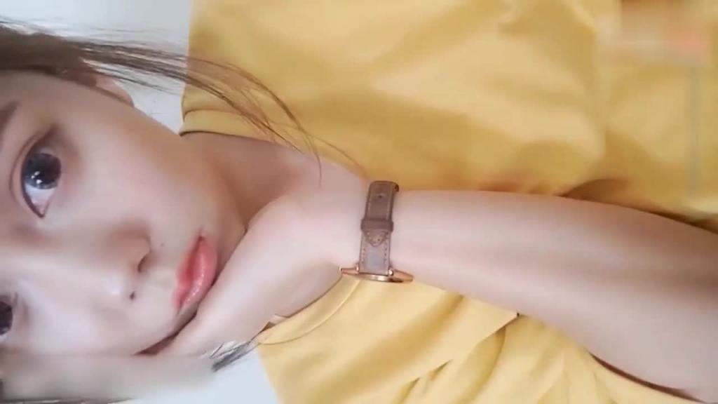 超美颜值网红大尺度私拍,深喉自慰狂操爆裂黑丝诱惑 预览截图 3
